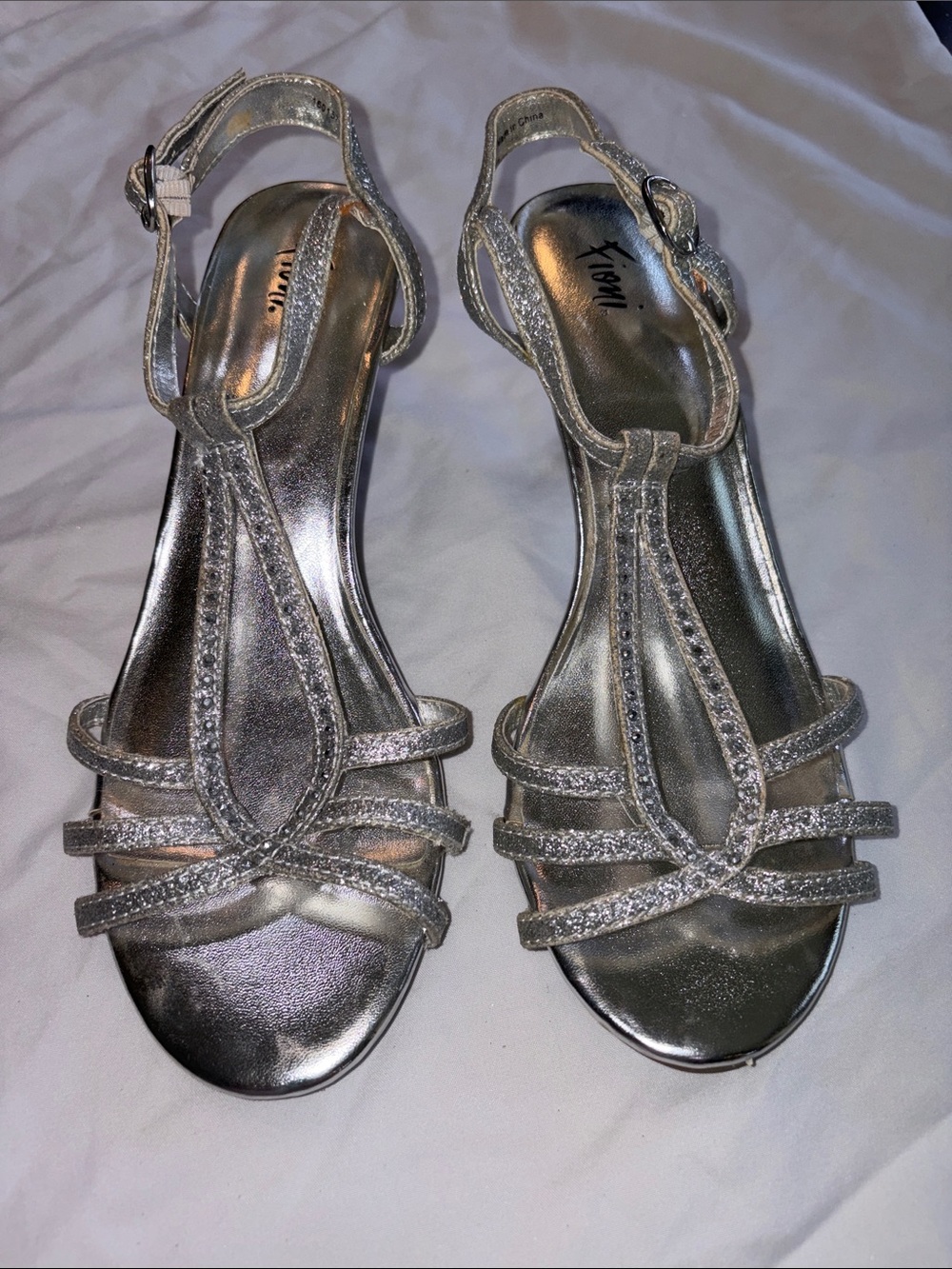 FIONI Clothing Metallic Silver Strappy T‑Bar Sandals